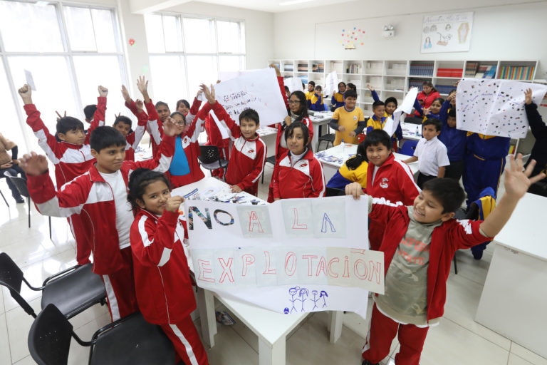 Escolares visitaron Club Zonal Cahuide y dijeron “¡No al trabajo infantil!”