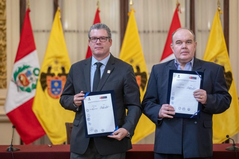 Municipalidad de Lima y Ministerio de Educación firman convenio para promover actividades físicas en clubes metropolitanos