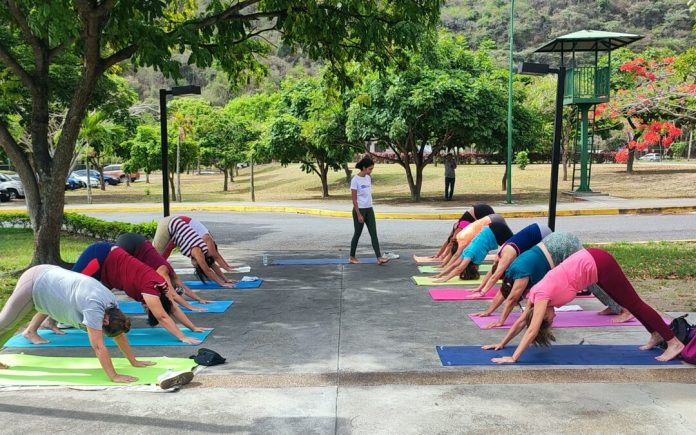 Yoga gratuita Club Metropolitano Cahuide