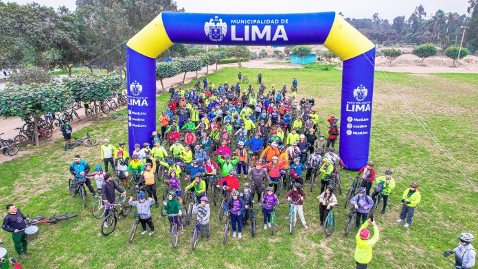 Gran bicicleteada 18 K mes de la familia